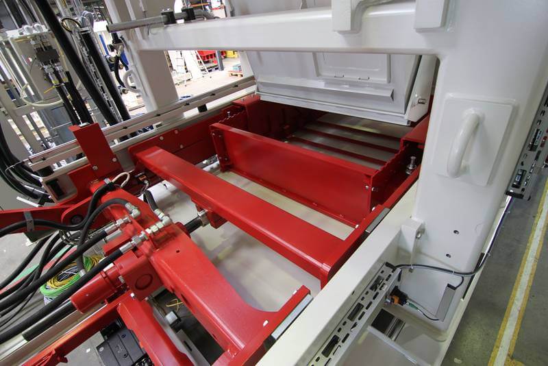 csm_hessgroup-concrete-block-machine-rh2000-filler-box-with-driven-agitator_ef36fcf4d9